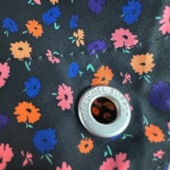 Herschel Supply Company Voyage Poncho In Black Mini Floral Sz XS - Picture 8 of 12